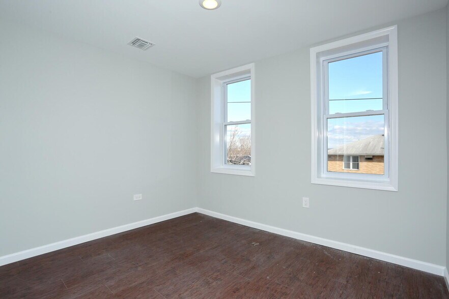 Building Photo - 473 Harrison Ave
