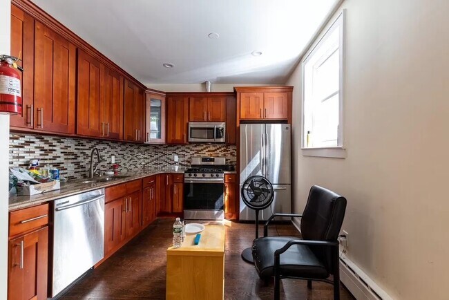 Building Photo - 208 Terrace Ave