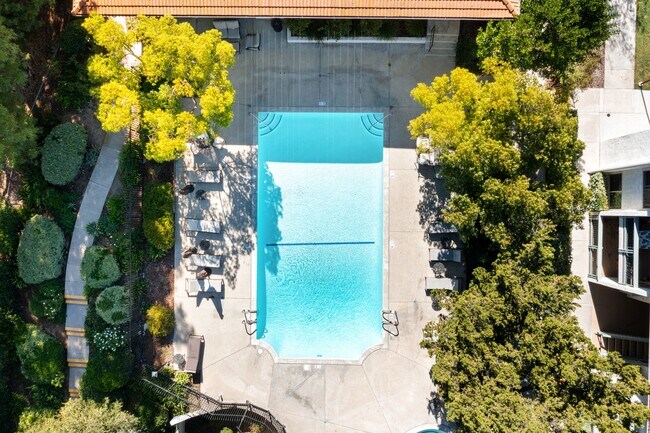 Building Photo - 4610 Park Granada