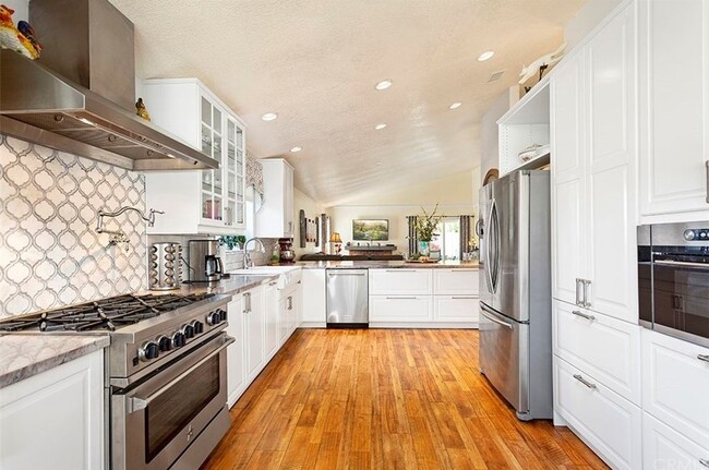 Building Photo - 13562 Vellanto Way