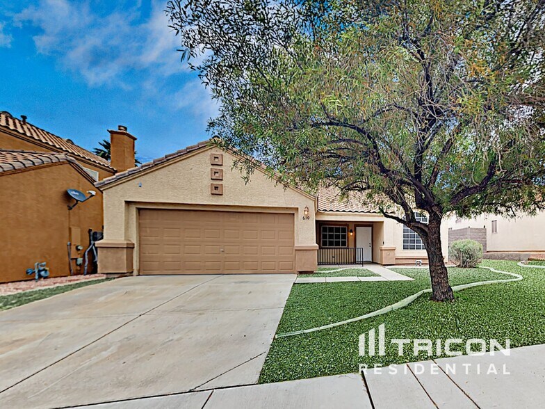 Building Photo - 610 Largo Azul Ave