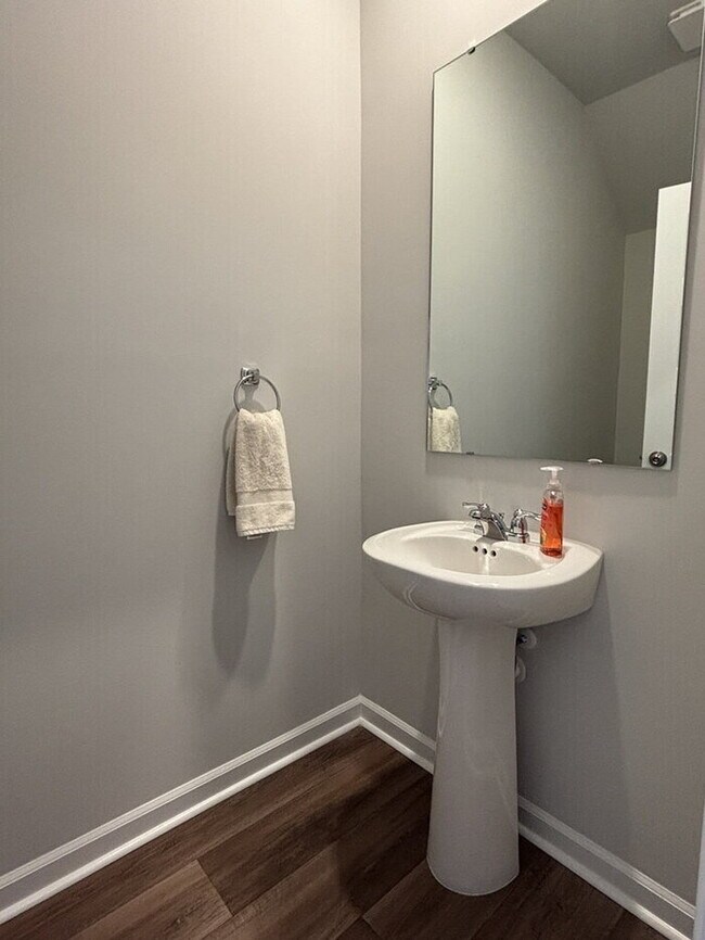 Building Photo - 342 Tiliwa St