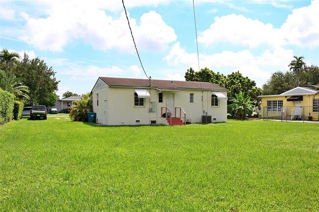 Building Photo - 2640 SW 79th Ave