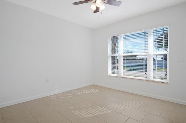 Building Photo - 2034 Honeybell Ave