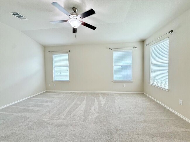 Building Photo - 314 Comal Run