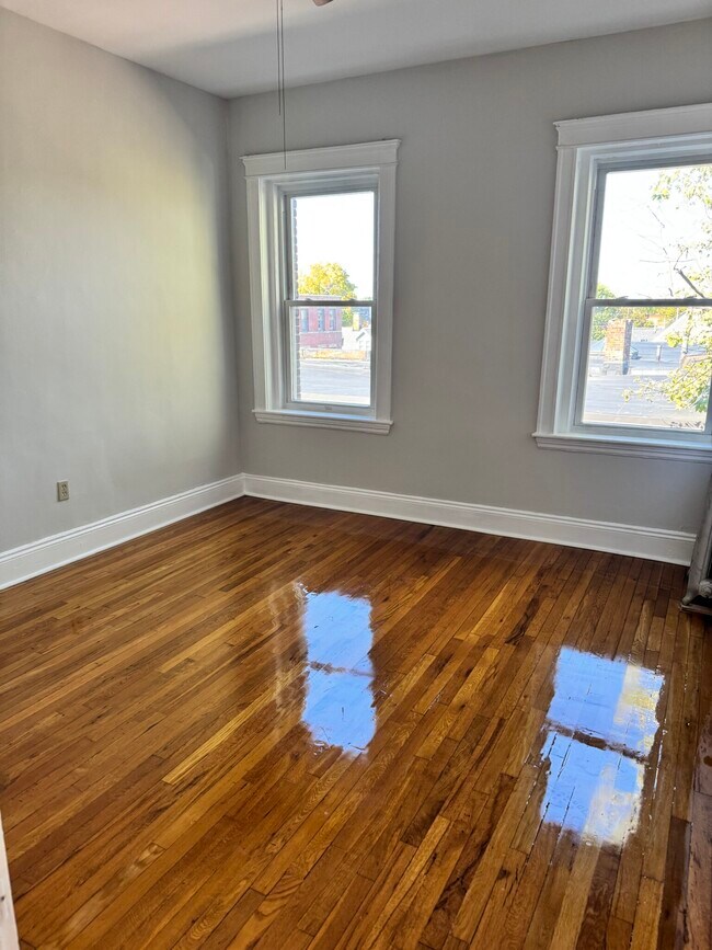 Building Photo - 1193 Commonwealth Ave