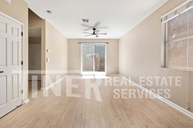 Building Photo - 2371 Snowberry Cir