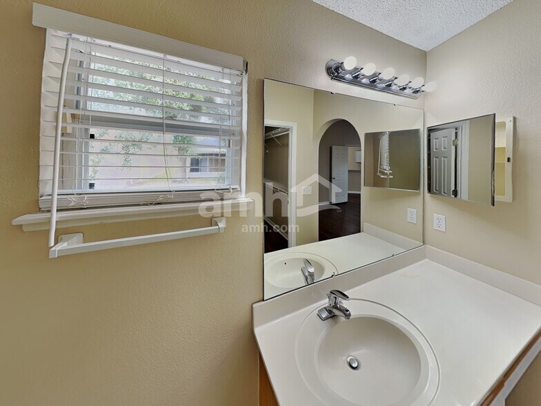 Building Photo - 11323 Camus Ln