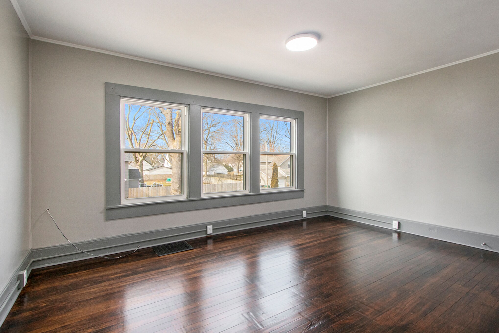 Building Photo - 613 Ridge St