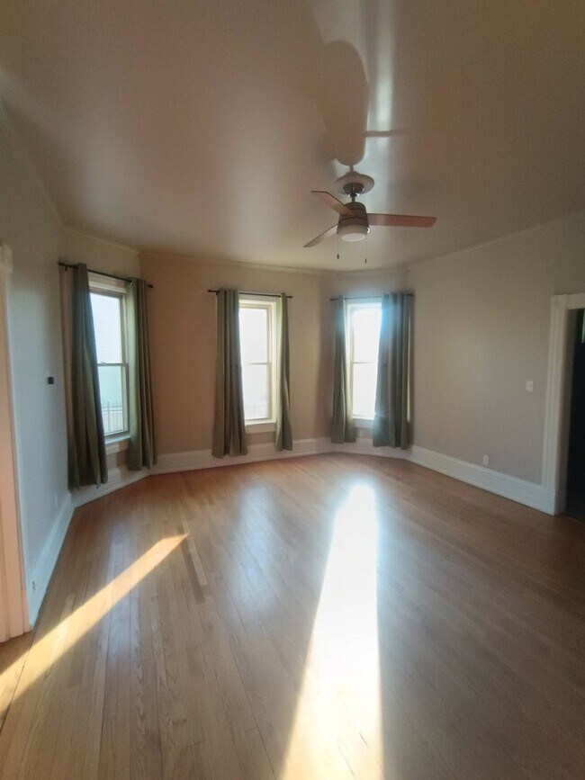 Building Photo - 2035-2037 N Buffum St