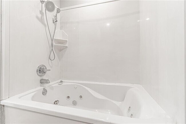 Building Photo - 802 Baker St NW