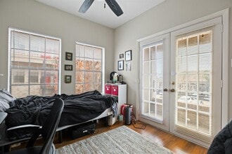 Building Photo - 2216 San Gabriel St