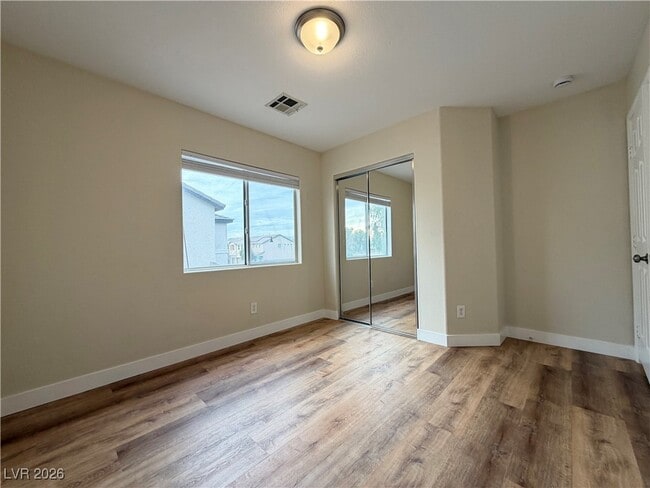 Building Photo - 10977 African Sunset St