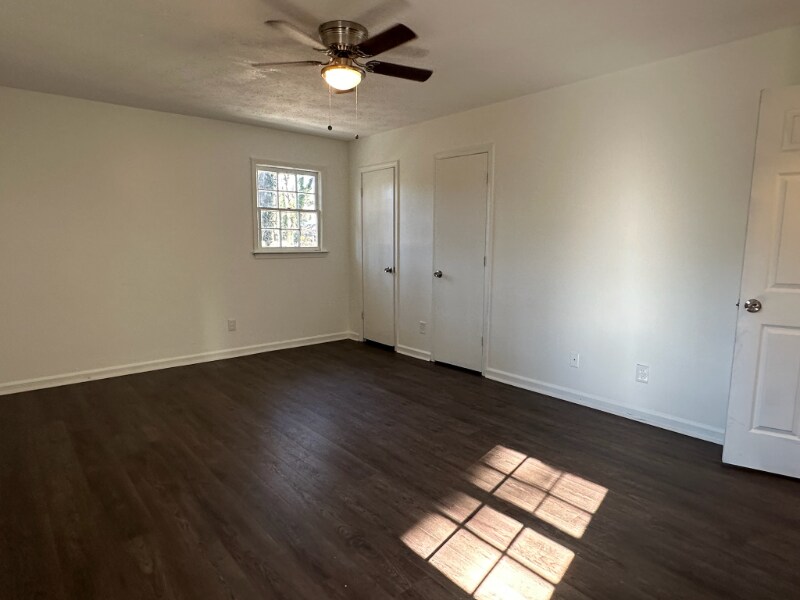 Building Photo - 5170-5172 Ridge Forest Dr