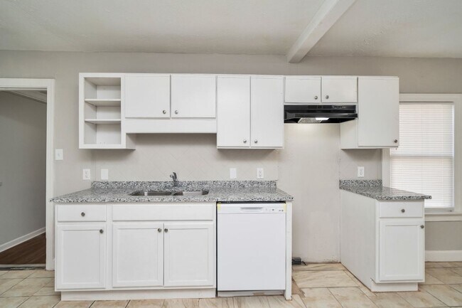 Building Photo - Beautifully Renovated Hueytown Gem – Spacious, Stylish & Move-In Ready!