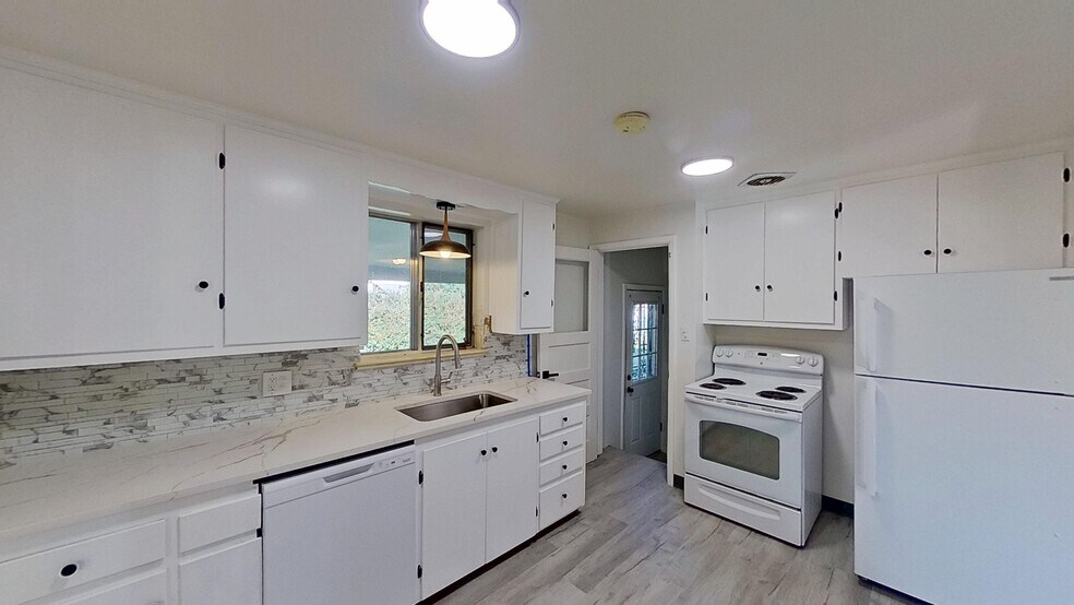 Building Photo - 2985 Reed St