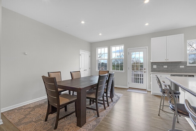 Building Photo - 780 Weller Dr