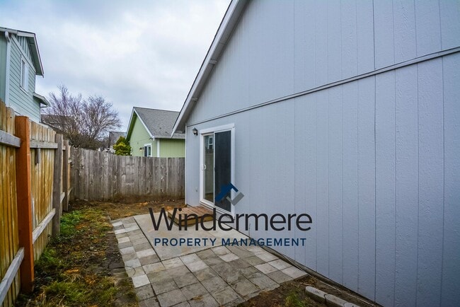 Building Photo - 3 Bed 2 Bath House in Spring Hollow