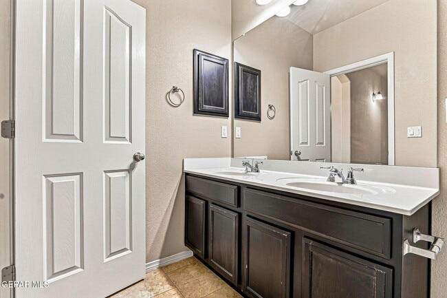 Building Photo - 7409 Dewberry Dr