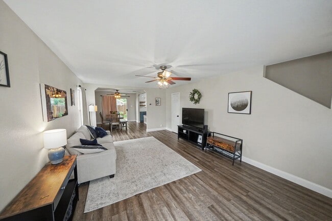 Building Photo - Beautifully Updated Home with Game Room in Villas of Westcreek - Realtor Commission: $500