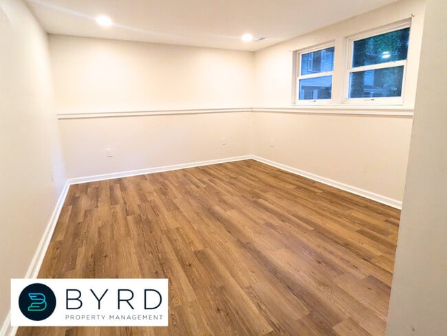 Building Photo - 13300 Farm Crest Ct