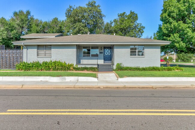 Building Photo - Charming Home with Natural Light Near Penn...