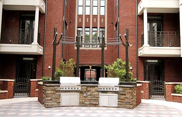 Building Photo - 2810 Selwyn Ave