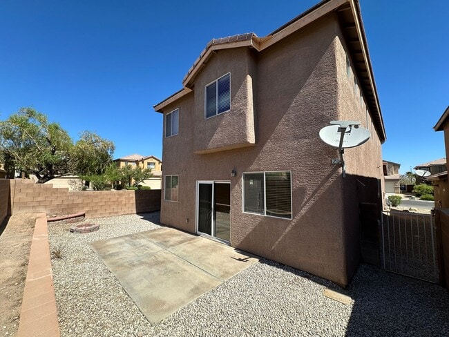Building Photo - Fort Apache & Blue Diamond