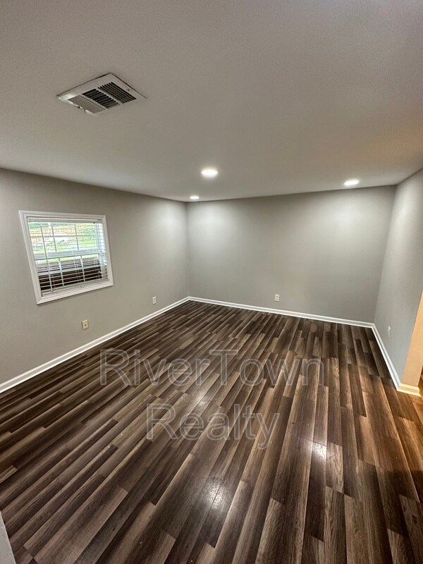 Building Photo - 485 Quinn Rd