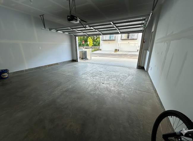 Building Photo - 4012 Pk Trl Dr