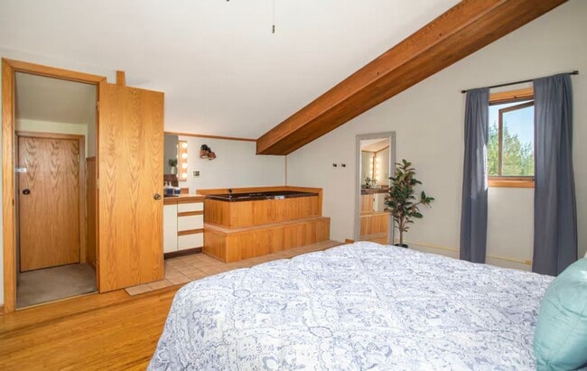 Building Photo - Beautiful, secluded 3 bedroom home for rent