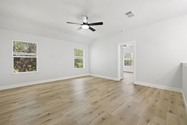 Building Photo - 502 Sherwood Ct