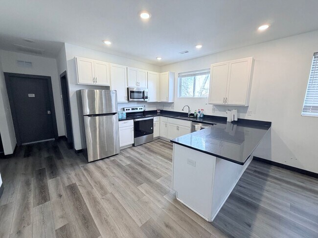 Building Photo - 385 S Clinton Ave