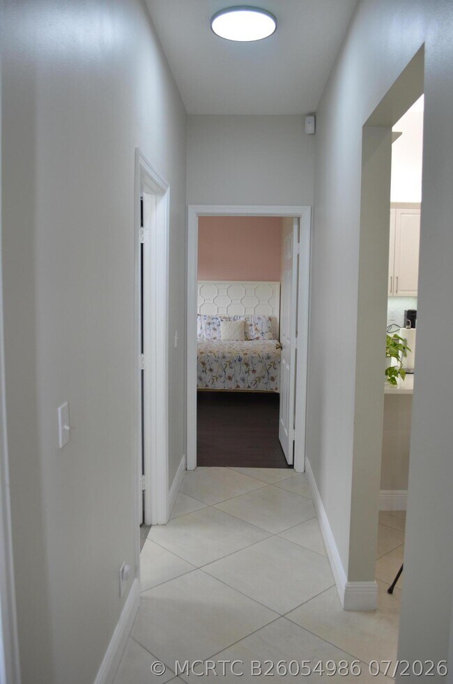 Building Photo - 9242 Olmstead Dr