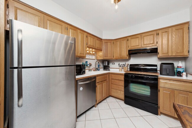 Building Photo - 541 73rd St
