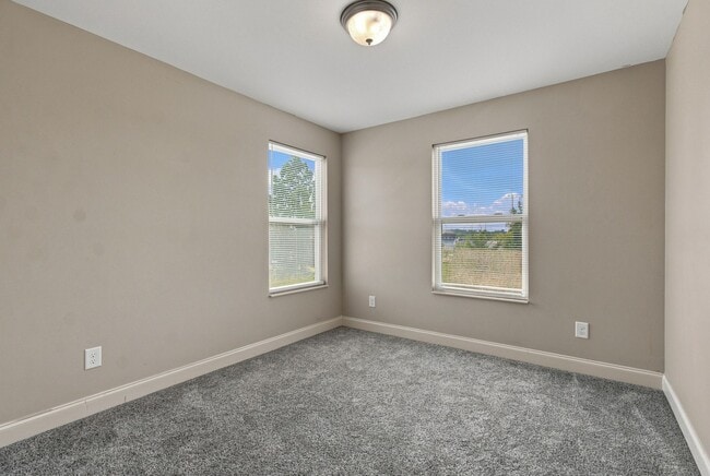 Building Photo - 2065 Newark Ln
