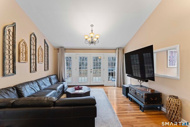 Building Photo - 1 Hawthorne Cove