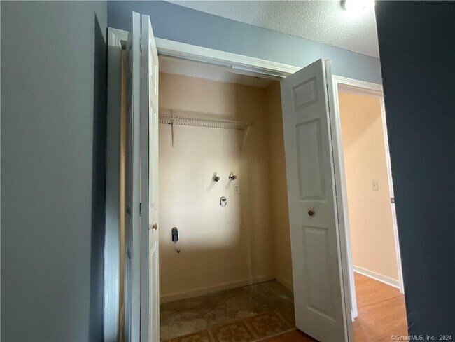 Building Photo - 1 Russell St