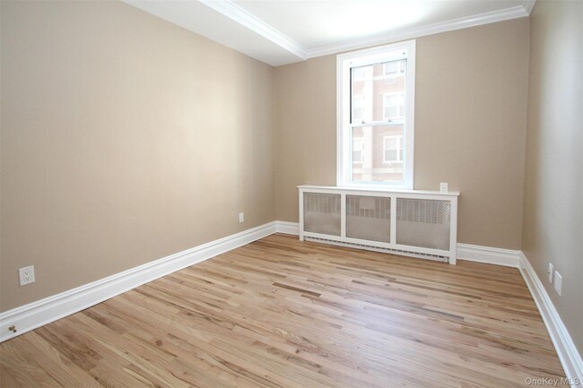 Building Photo - 111 7th St