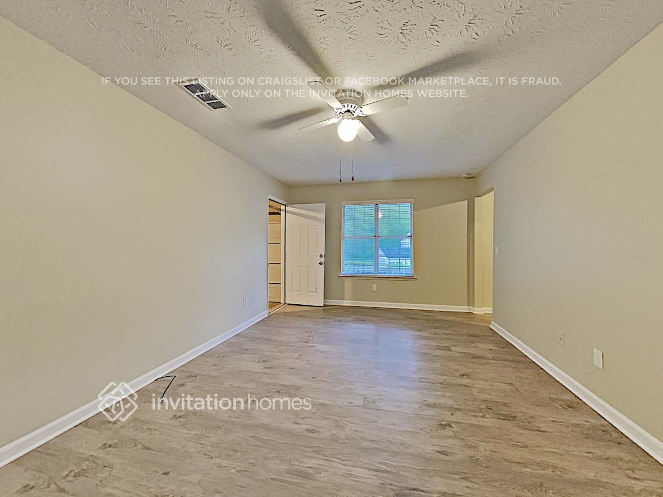 Building Photo - 715 Country Manor Way