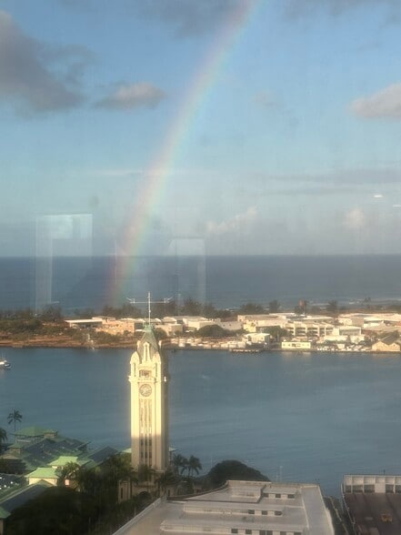 Building Photo - 66 Queen St