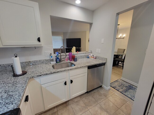 Building Photo - 39 Willow Springs