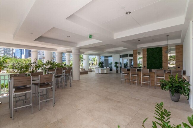 Building Photo - 801 Brickell Key Blvd