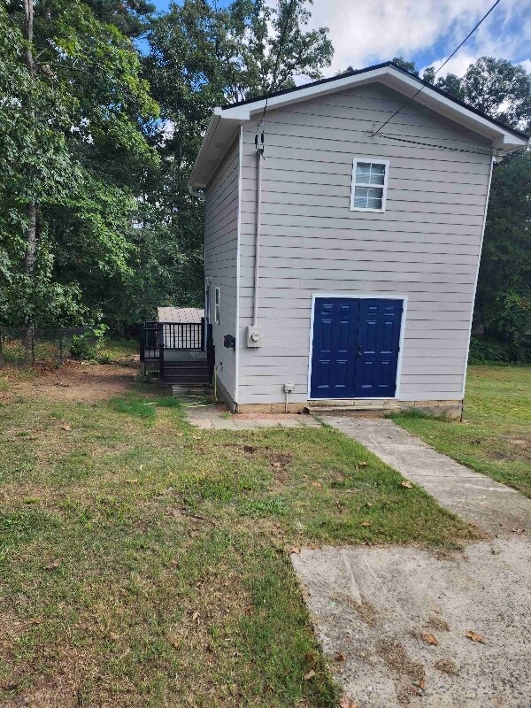 Building Photo - 44 Wayside Dr SW