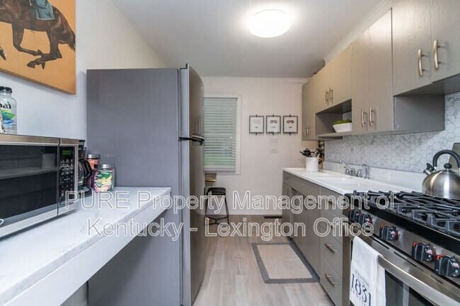 Building Photo - 321 Mockingbird Ln