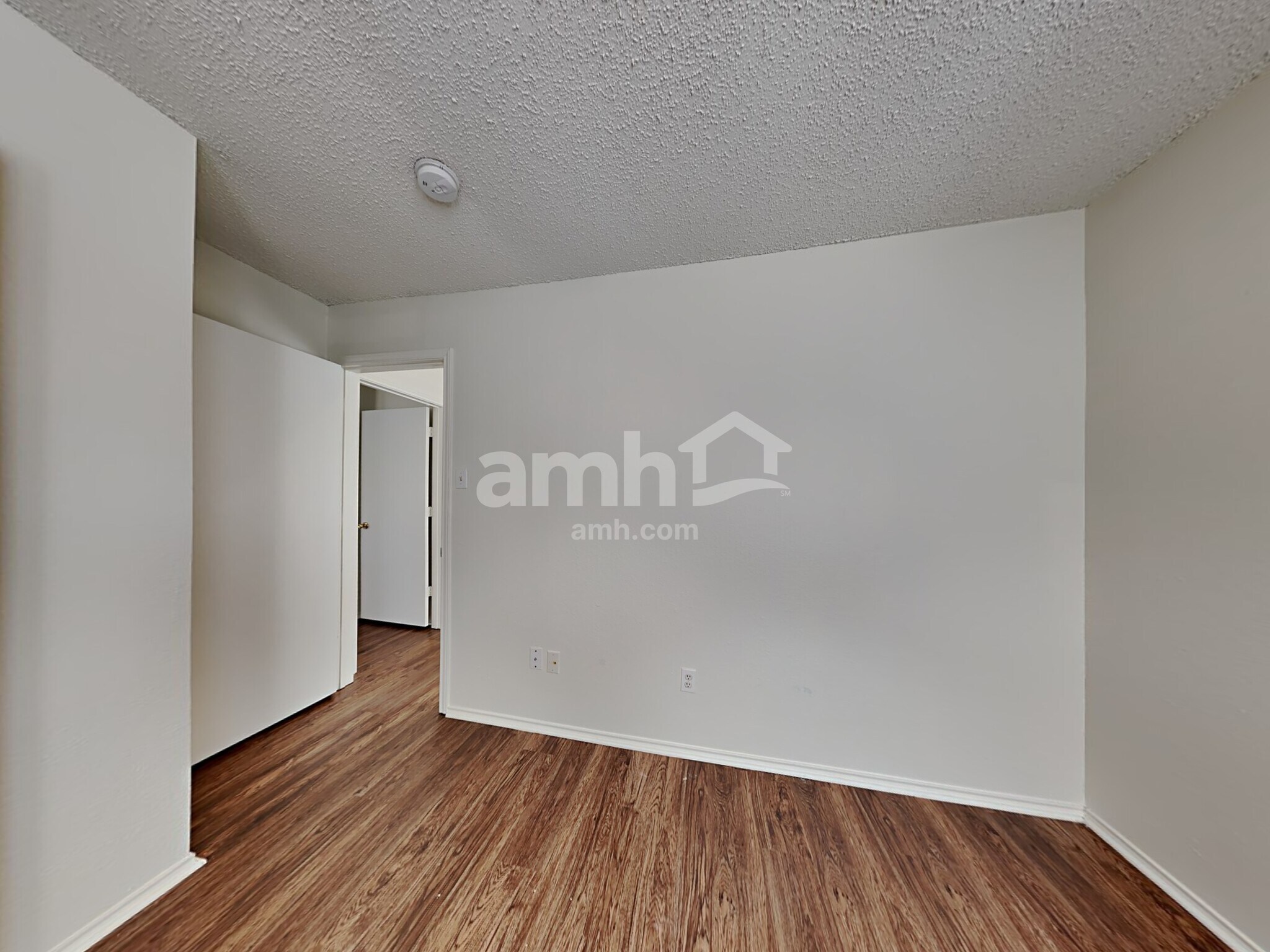 Building Photo - 830 Greenridge Dr