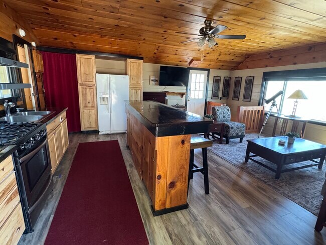 Building Photo - 24998 Ocean View Dr
