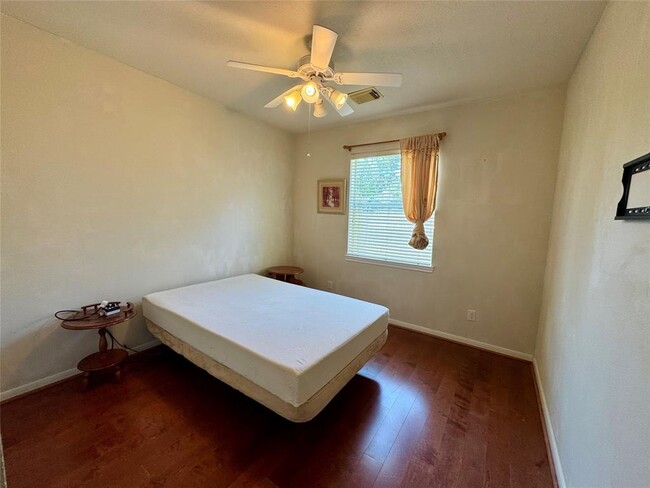 Building Photo - 3023 Kinwicke Ct
