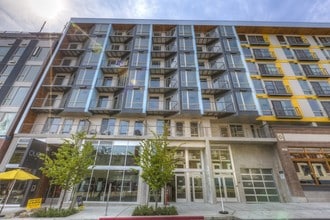 Building Photo - The Cue