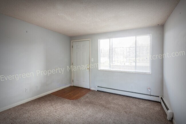 Building Photo - 2939 Glendale Dr